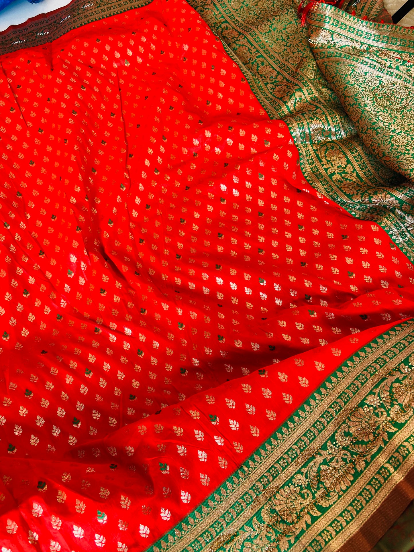 Banarsi Silk sare with great Combo of Red and Green Saroj the label