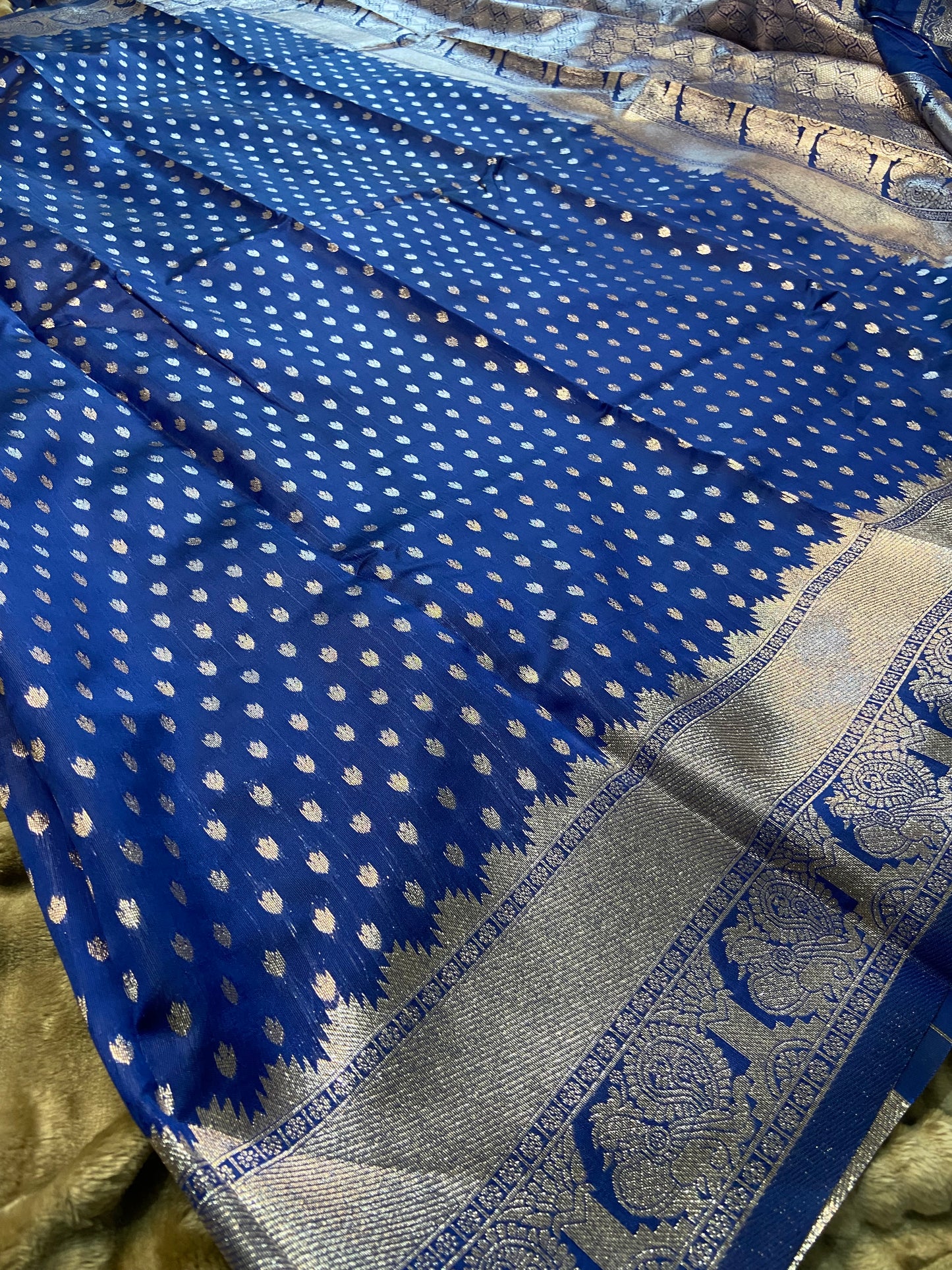 Cotton silk with silver zari and butti work Saroj the label